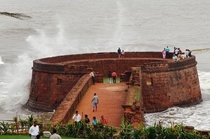 Fort Aguada honeymoon yacht cruise