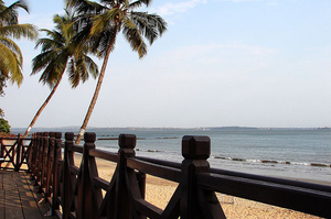 Vainguinim beach speed boat